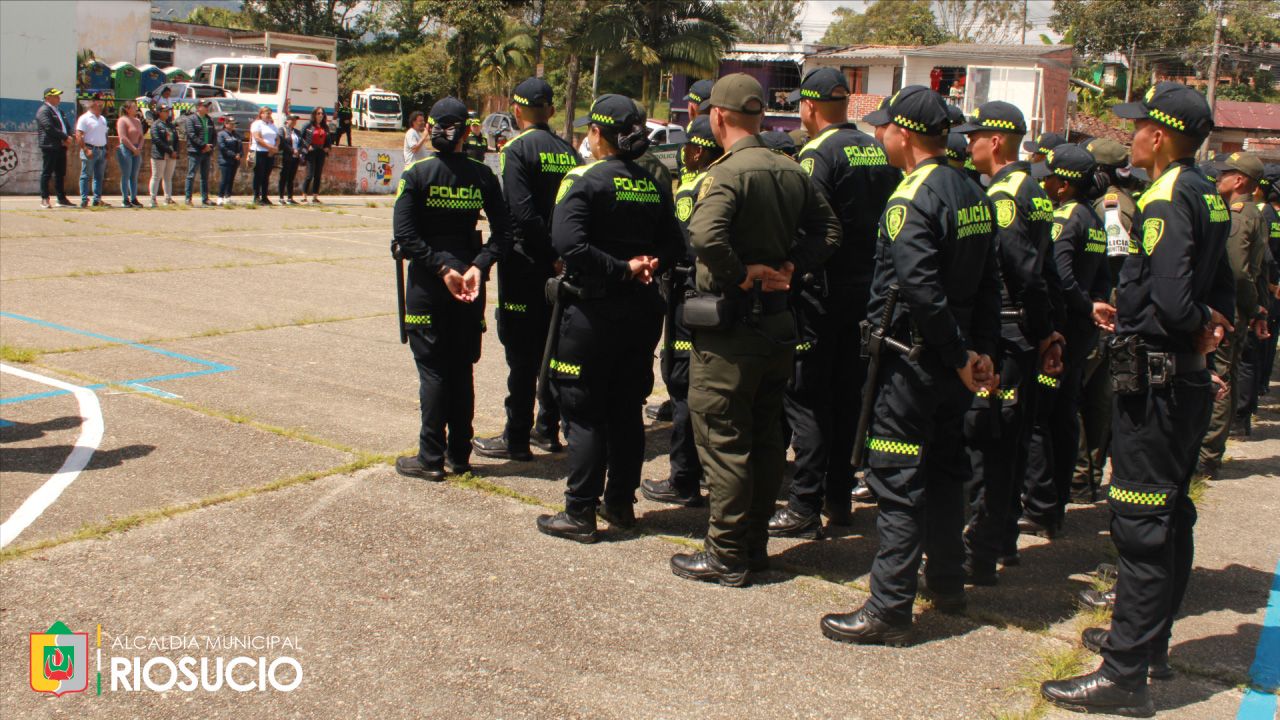 Miembros de la policia nacional formados