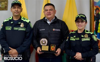 Reconocimiento especial al alcalde Abel David Jaramillo Largo